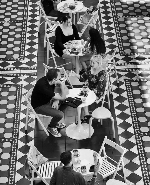 Di Gage - Conversation Pit