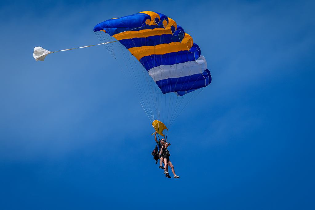 Gordon Lindqvist - Preparing to Land