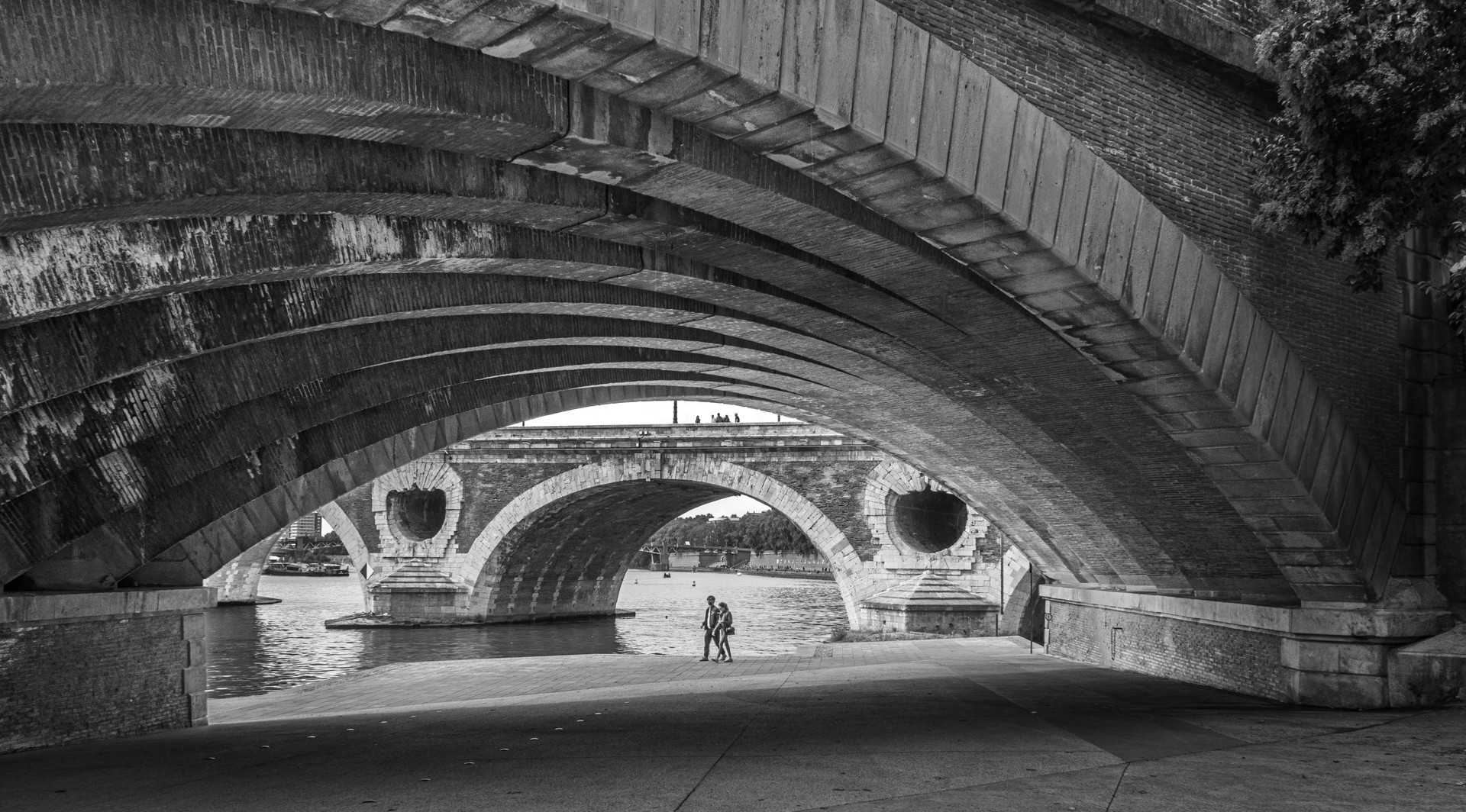 Meredith Retallack - Arches, Toulouse