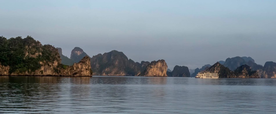 Di Gage - Morning on Halong Bay